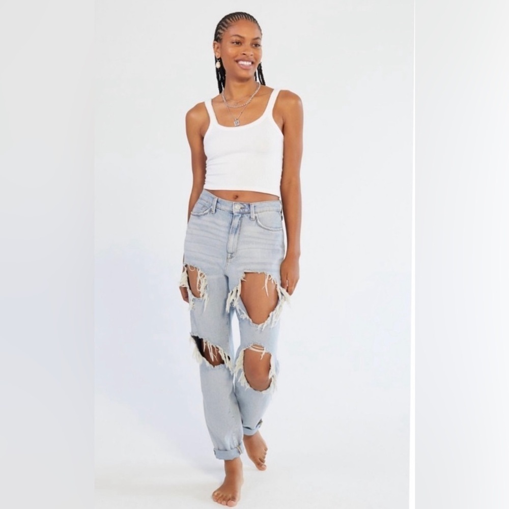 BDG urban outfitters high rise mom jeans - Size 28